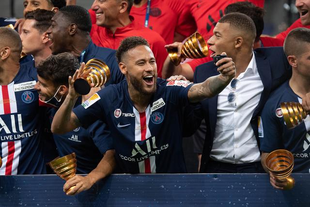 杨晨谈青训人才流失：目前基层教练培训不完善